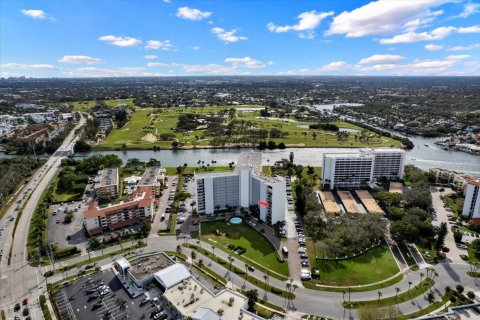 Condo in North Palm Beach, Florida, 2 bedrooms  № 1017030 - photo 14