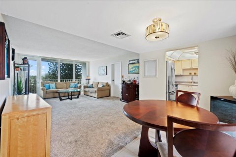 Condo in North Palm Beach, Florida, 2 bedrooms  № 1017030 - photo 29