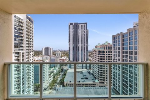 Condo in Fort Lauderdale, Florida, 2 bedrooms  № 1017029 - photo 18