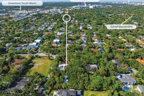 Terreno en venta en Miami, Florida № 1138643 - foto 6