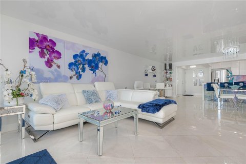 Condominio en alquiler en Hollywood, Florida, 2 dormitorios, 130.06 m2 № 1383018 - foto 24