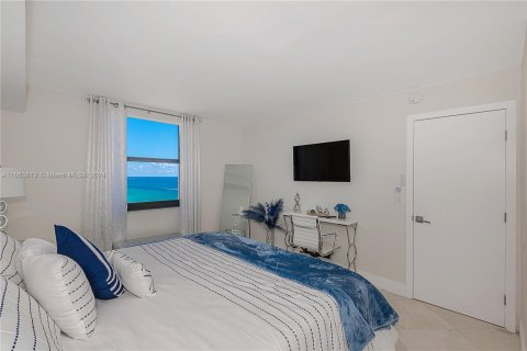 Condominio en alquiler en Hollywood, Florida, 2 dormitorios, 130.06 m2 № 1383018 - foto 12