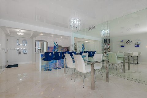 Condominio en alquiler en Hollywood, Florida, 2 dormitorios, 130.06 m2 № 1383018 - foto 7