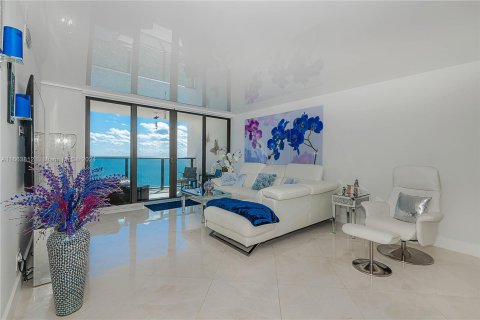 Condominio en alquiler en Hollywood, Florida, 2 dormitorios, 130.06 m2 № 1383018 - foto 23