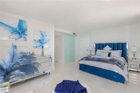 Condominio en alquiler en Hollywood, Florida, 2 dormitorios, 130.06 m2 № 1383018 - foto 17