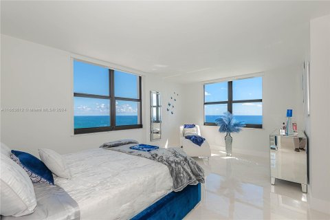 Condominio en alquiler en Hollywood, Florida, 2 dormitorios, 130.06 m2 № 1383018 - foto 18