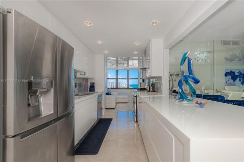 Condominio en alquiler en Hollywood, Florida, 2 dormitorios, 130.06 m2 № 1383018 - foto 1