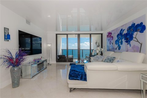 Condominio en alquiler en Hollywood, Florida, 2 dormitorios, 130.06 m2 № 1383018 - foto 22