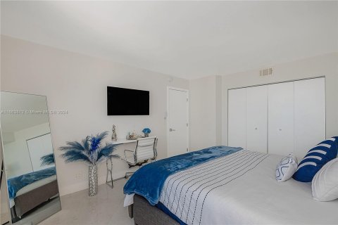 Condominio en alquiler en Hollywood, Florida, 2 dormitorios, 130.06 m2 № 1383018 - foto 11