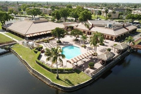 Copropriété à vendre à Sunrise, Floride: 2 chambres, 78.97 m2 № 1383020 - photo 30