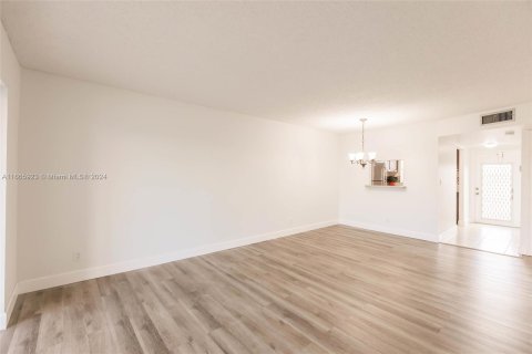 Copropriété à vendre à Sunrise, Floride: 2 chambres, 78.97 m2 № 1383020 - photo 5