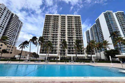 Condominio en alquiler en Miami Beach, Florida, 1 dormitorio, 99.87 m2 № 1383021 - foto 26