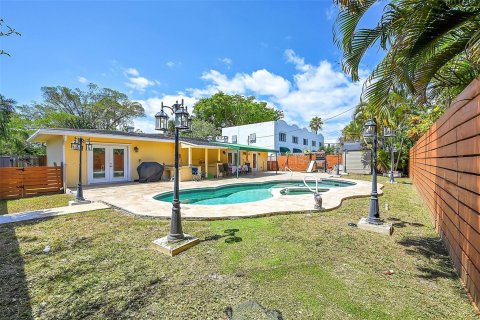 Casa en venta en Pompano Beach, Florida, 3 dormitorios, 125.42 m2 № 445892 - foto 1