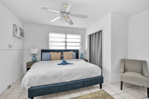 Casa en venta en Cutler Bay, Florida, 5 dormitorios, 198.16 m2 № 1009040 - foto 29
