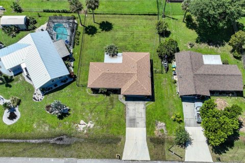 Villa ou maison à vendre à Port Charlotte, Floride: 2 chambres, 96.06 m2 № 1339199 - photo 3