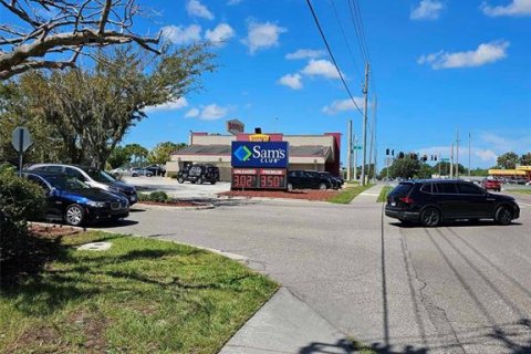 Commercial property in New Port Richey, Florida № 1339162 - photo 16