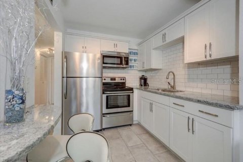 Condominio en alquiler en Clearwater, Florida, 3 habitaciones, 49.7 m2 № 424540 - foto 10