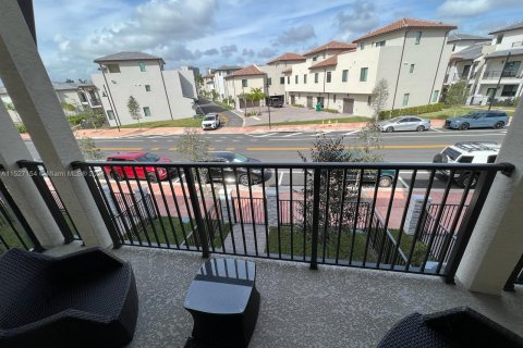 Townhouse in Doral, Florida 3 bedrooms, 199.65 sq.m. № 993595 - photo 22