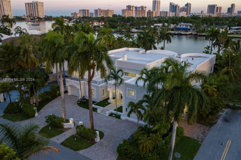 Casa en venta en Hollywood, Florida, 8 dormitorios, 624.12 m2 № 1239467 - foto 23