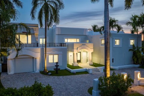 Casa en venta en Hollywood, Florida, 8 dormitorios, 624.12 m2 № 1239467 - foto 24