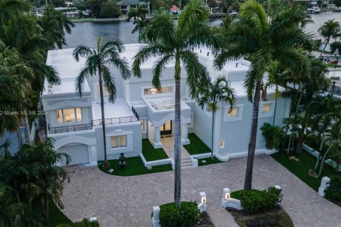 Casa en venta en Hollywood, Florida, 8 dormitorios, 624.12 m2 № 1239467 - foto 13