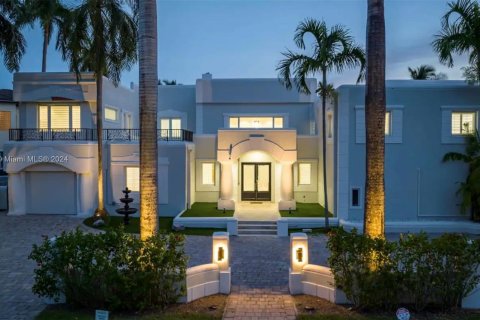 Casa en venta en Hollywood, Florida, 8 dormitorios, 624.12 m2 № 1239467 - foto 5