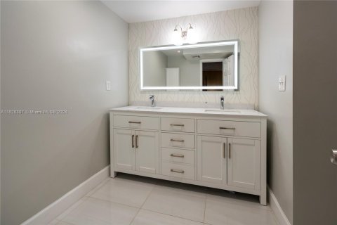 Touwnhouse à vendre à Lauderhill, Floride: 3 chambres, 143.07 m2 № 1281057 - photo 19