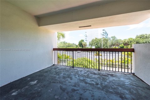 Touwnhouse à vendre à Lauderhill, Floride: 3 chambres, 143.07 m2 № 1281057 - photo 18