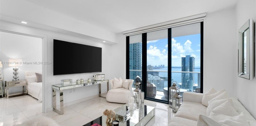 Condominio en Miami, Florida, 2 dormitorios  № 1411950