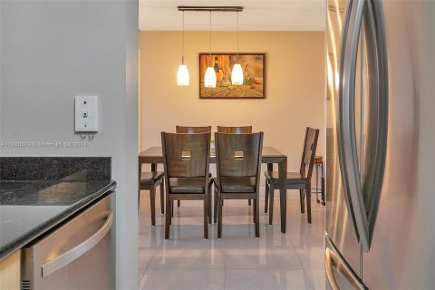 Condominio en venta en Miami, Florida, 2 dormitorios, 105.91 m2 № 1411949 - foto 13