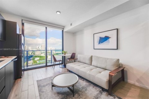 Condominio en venta en Miami, Florida, 41.06 m2 № 1411952 - foto 1