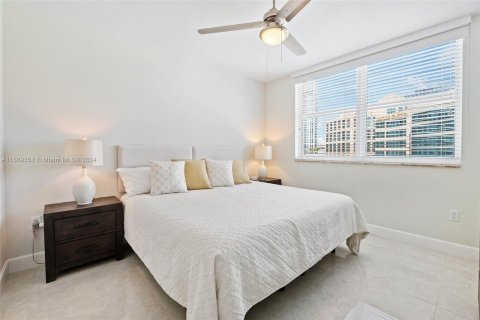 Condo in Fort Lauderdale, Florida, 2 bedrooms  № 1411985 - photo 16