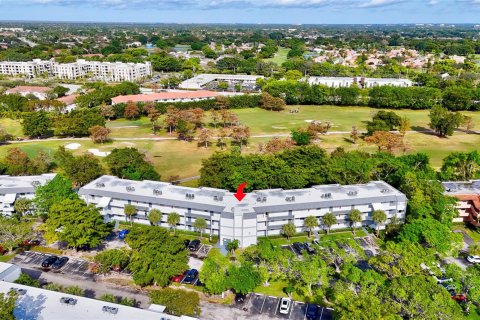 Condo in Tamarac, Florida, 1 bedroom  № 925581 - photo 13