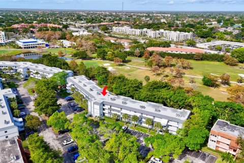 Condo in Tamarac, Florida, 1 bedroom  № 925581 - photo 10