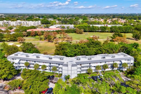 Condominio en venta en Tamarac, Florida, 1 dormitorio, 76.64 m2 № 925581 - foto 4