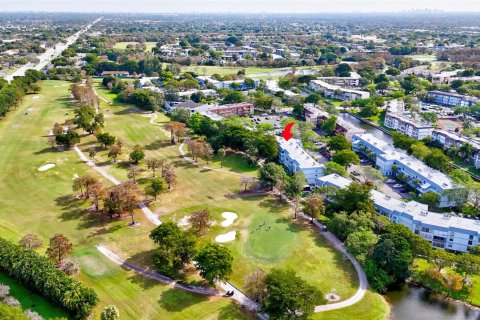 Condo in Tamarac, Florida, 1 bedroom  № 925581 - photo 6