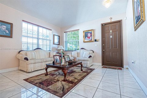 Casa en venta en Miami Lakes, Florida, 4 dormitorios, 147.71 m2 № 1078937 - foto 4