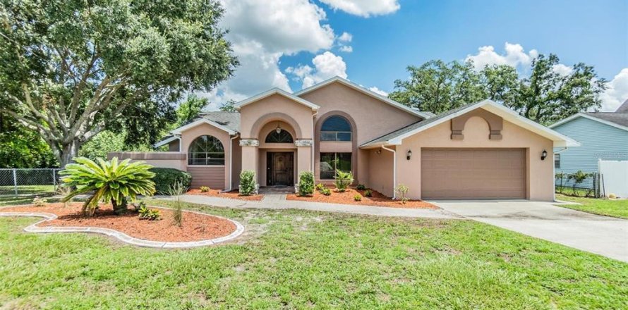 Casa en Spring Hill, Florida 3 dormitorios, 239.32 m2 № 1304490