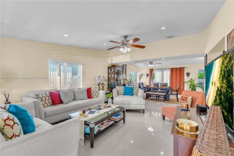 Casa en venta en Miami, Florida, 3 dormitorios, 173.36 m2 № 1333482 - foto 6