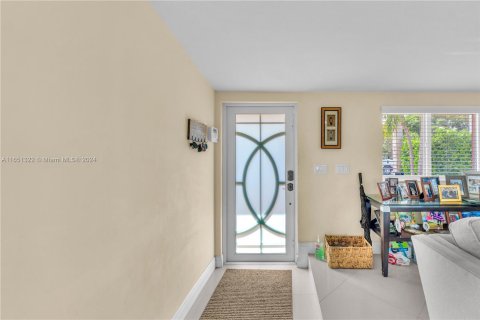 Villa ou maison à vendre à Miami, Floride: 3 chambres, 173.36 m2 № 1333482 - photo 2