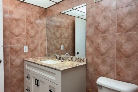 Condo in Weston, Florida, 2 bedrooms  № 1355142 - photo 14