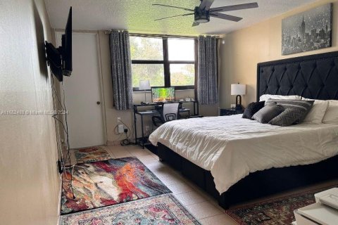 Condo in Weston, Florida, 2 bedrooms  № 1355142 - photo 8