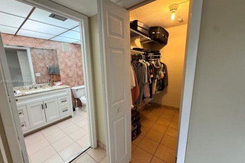 Condo in Weston, Florida, 2 bedrooms  № 1355142 - photo 12