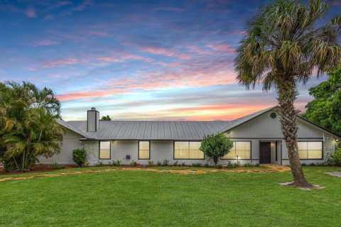 Casa en venta en Palm City, Florida, 6 dormitorios, 388.24 m2 № 1118072 - foto 1