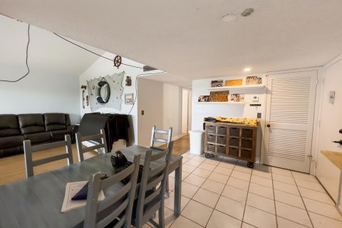 Condominio en venta en Palm Springs, Florida, 2 dormitorios, 102.47 m2 № 1118037 - foto 11