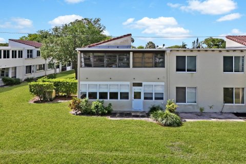 Condo in Palm Springs, Florida, 2 bedrooms  № 1118037 - photo 5