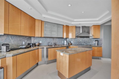 Condo in Aventura, Florida, 3 bedrooms  № 1348305 - photo 17