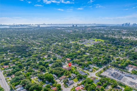 Propiedad comercial en venta en Miami, Florida № 1374274 - foto 22