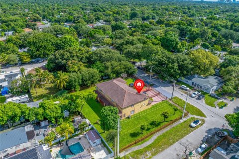 Propiedad comercial en venta en Miami, Florida № 1374274 - foto 16