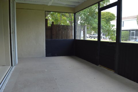 House in Wellington, Florida 3 bedrooms, 139.45 sq.m. № 1146299 - photo 5